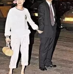 纵使爱情虐她千百遍,陈慧娴依旧怀念初恋