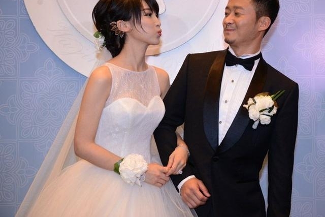 吴京华仔李安,娱乐圈成功男人背后的女人,她们也有自己的芬芳