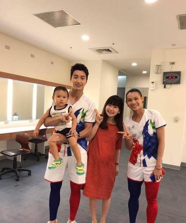 福原爱挺孕肚照曝光!与江宏杰25cm身高差萌翻