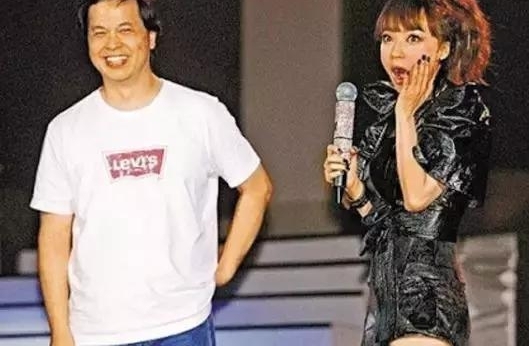 纵使爱情虐她千百遍,陈慧娴依旧怀念初恋