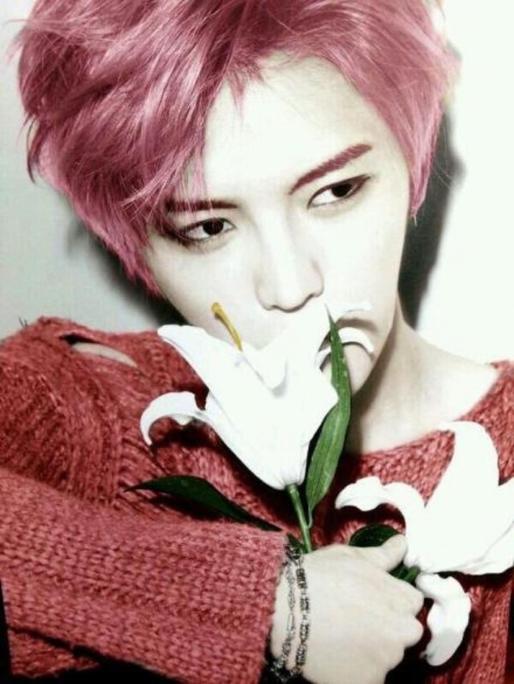 金在中整容前后图片 双眼皮真得后天长的?