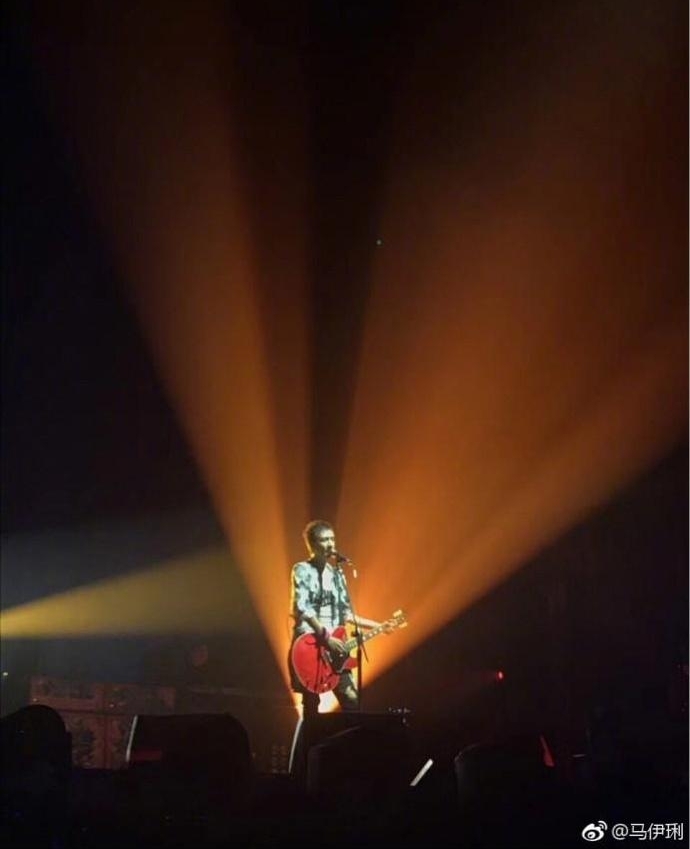 马伊琍女儿真颜首曝光,撞脸关晓彤相识度高达99%