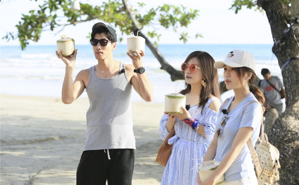 店长店员来霸屏 黄晓明仍然不敢怼赵薇