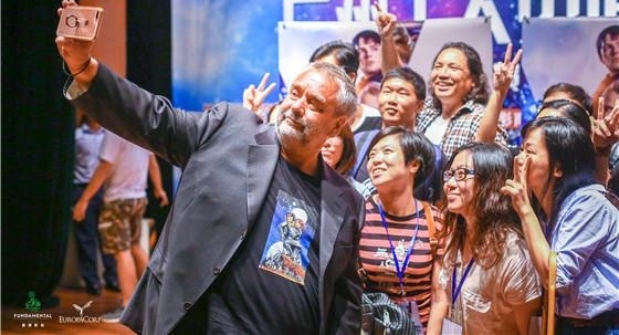 《星际特工:千星之城》千人“抢鲜”观影