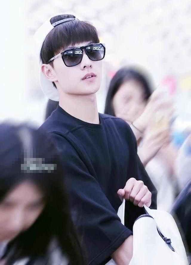 12位明星戴反帽子造型,谁更有潮气十足?