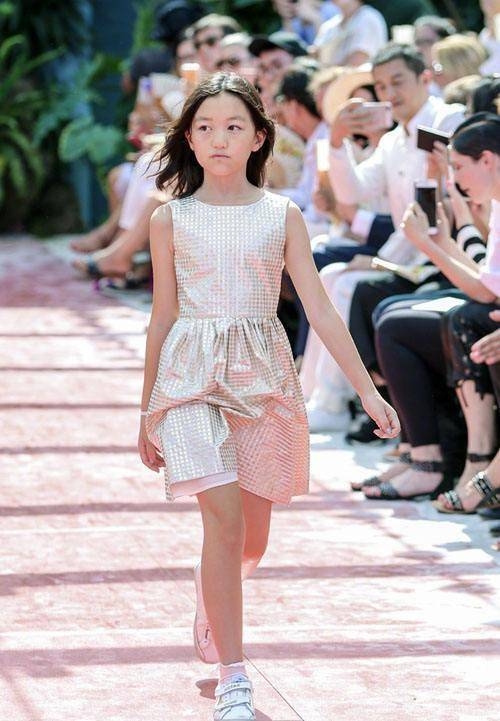 窦靖童和李嫣长得都不像王菲,原来基因都体现在这…