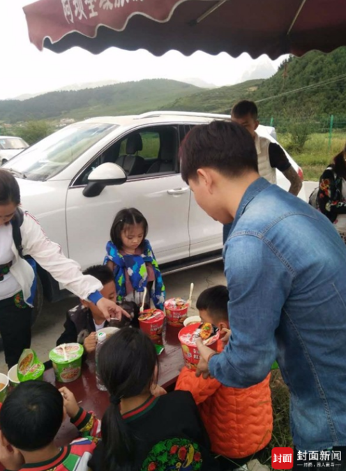 ��һ���Ĵ���կ���þƵ곷���ߣ���˵����ĸ�л