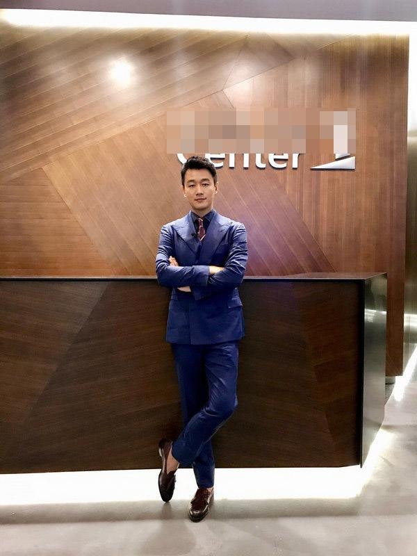佟大为现身中关村打卡锛偵习囡紓 晒照秒变IT工程师