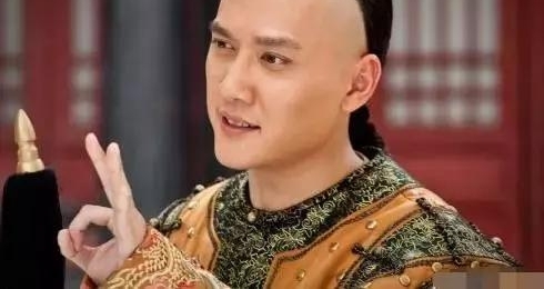 新人王一博捞到好角色,邓超佟大为却要跑龙套?贵圈还得靠背景!