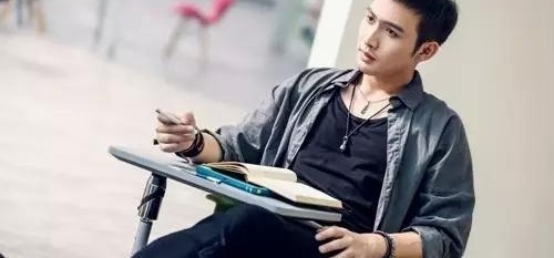 ⻷ʧЧ, ⼸ϣŮжһ!