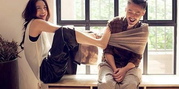 她曾经嫌弃吴秀波穷,现在吴秀波非常出名,后悔都来不及了