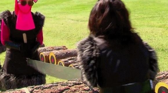 范冰冰再引争议!上综艺防晒裹超严,游戏挑战要么娇贵要么放弃