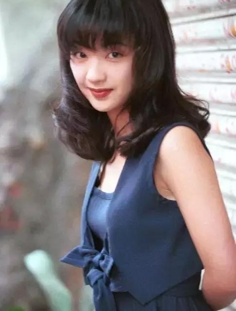 纵使爱情虐她千百遍,陈慧娴依旧怀念初恋