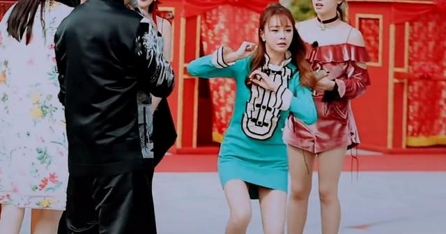 γβ˦ӣӱʹ࣬Ů֮һ