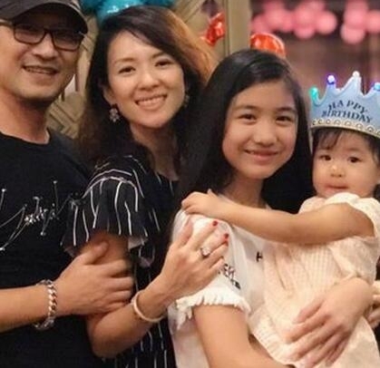 38岁章子怡近照曝光,满脸雀斑似大妈,嫁三婚汪峰被赞最美后妈