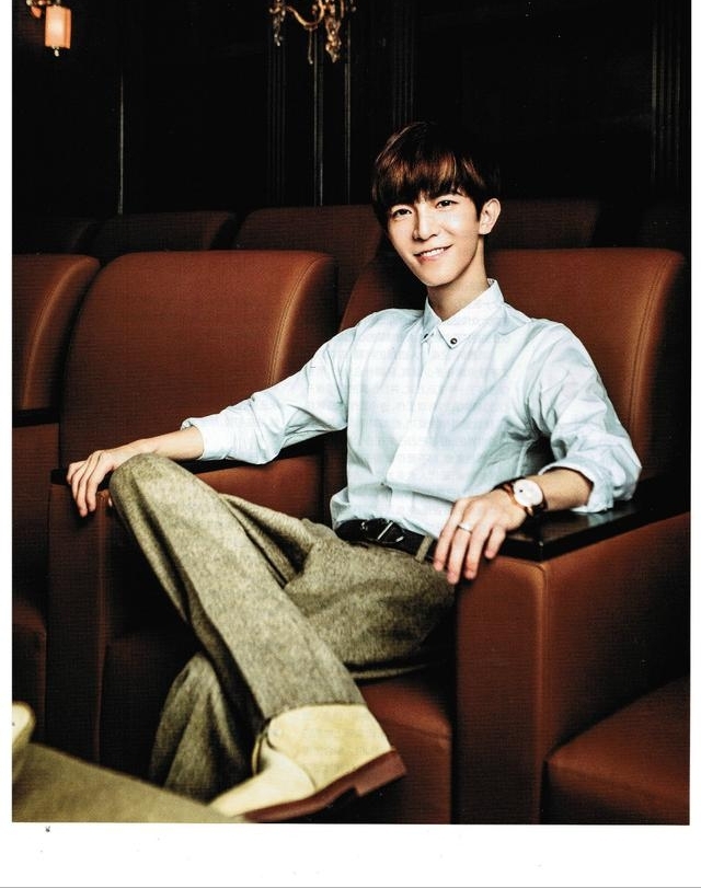 郭敬明被路人偷拍,瞬间明白为何他会被叫小金人,他是真的小啊