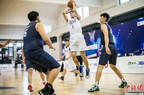 ��ţ��ѧ��������NBA5V5���������ܹھ�����(ͼ)