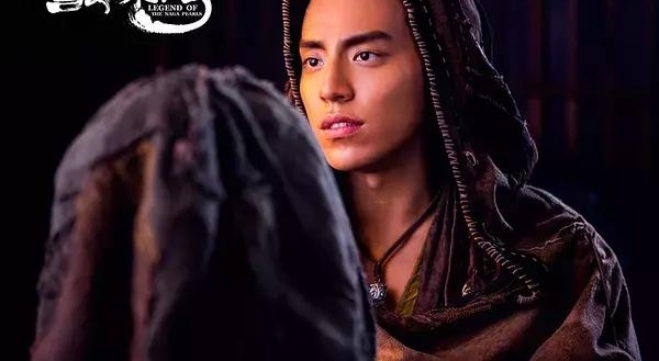 这个暑假名字带狼的电影都赚翻了,模仿捉妖记的电影死的老惨了