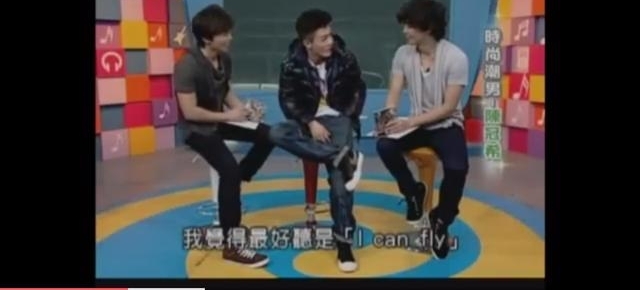 diss中国有嘻哈的陈冠希也有崇拜的人,称只和周杰伦或者热狗