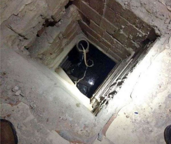 男子买的旧厂里竟藏着地下室,进去一看吓着立马报警