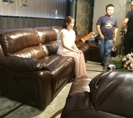 《乡村爱情》香秀沈阳商演 现场冷清没人合照有点尴尬