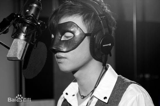 回音哥真面目被网友曝光 面具下的庐山真面目