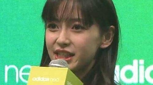 Angelababy新造型撞脸郑爽,左脸被发现肿起一块小包