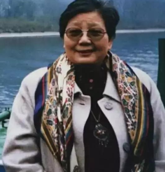 70岁开始健身,80岁当模特,如今年近90岁的她活出少女