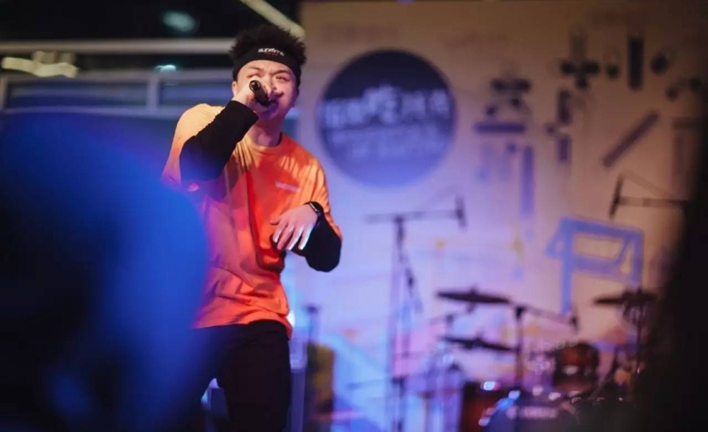 在艾福杰尼PK掉了蛋堡之后,我第一时间问了他这些问题