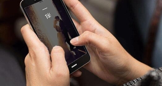 中国2亿单身潮:爸妈逛相亲角,年轻人用APP找对象