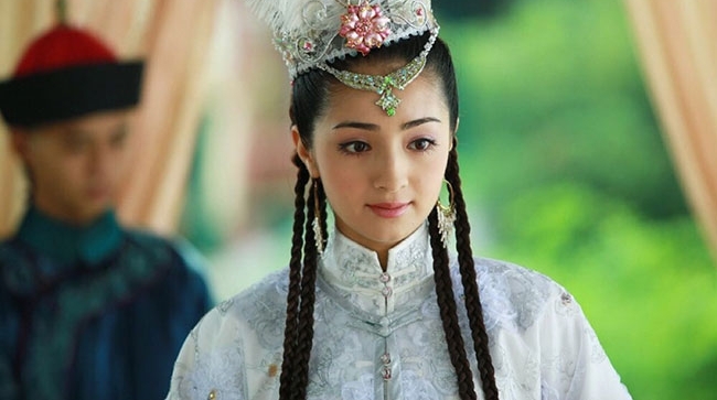 11岁前往北京求学,跳舞后被导演赏识演琼瑶剧,比迪丽热巴漂亮