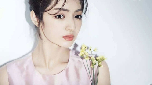 11岁前往北京求学,跳舞后被导演赏识演琼瑶剧,比迪丽热巴漂亮