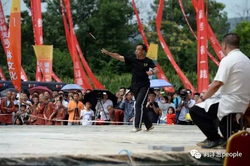少林寺“武林大会”铁砂掌冠军:武术界需要打假