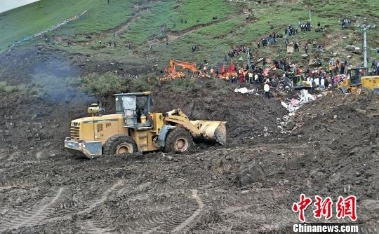 青海玛沁山体滑坡灾害 90余人被疏散600多人参与救援