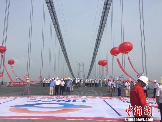�й���һ��羶�����������ź���
