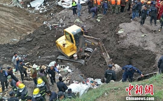 青海玛沁山体滑坡灾害 90余人被疏散600多人参与救援