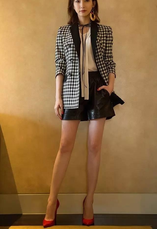 ¾罫CPǲرᴩŮ񶼺ͽϷȥ