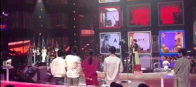 Ѧ֮ǫĿֱŭҺĻˤͲ뿪ֳڻһƬ