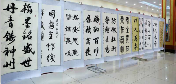 房安新月公司举办“喜迎十九大,安全在我心中”书画摄影展活动
