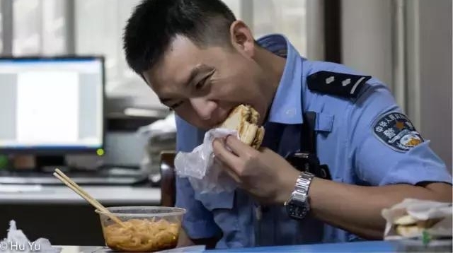 ����ů��������·�ϡ�ح�߾��ٵ�һ��