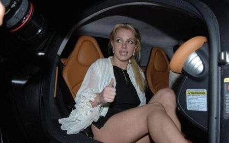 布兰妮不穿内裤露私处 布兰妮糜烂私生活曝光