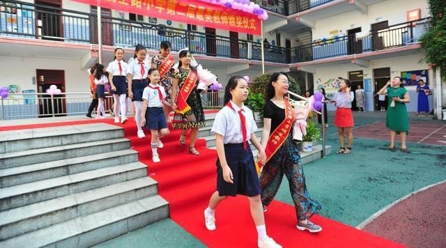 Сѧ��д�佱�ʡ�ů������ʦ������������������
