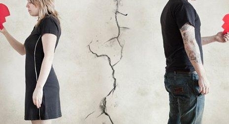 男子分手后报复前女友 砍车不解恨转而砍其家人