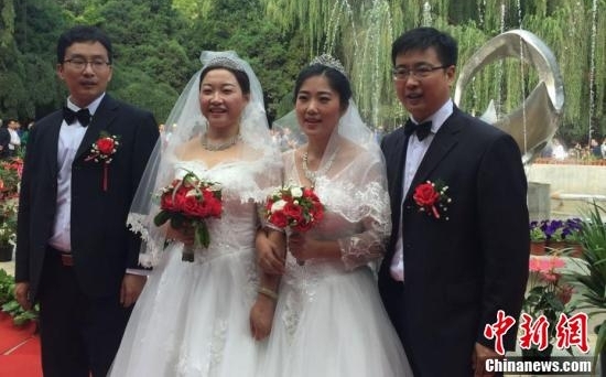 兰州大学108对校友举行集体婚礼为母校庆生