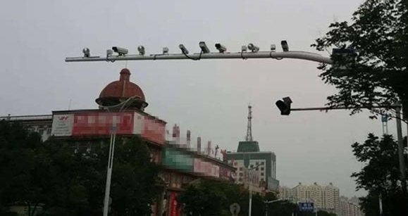 С���ĳ�����Щ����������ͷ��������ʲô�ģ����������ϵ��岻��