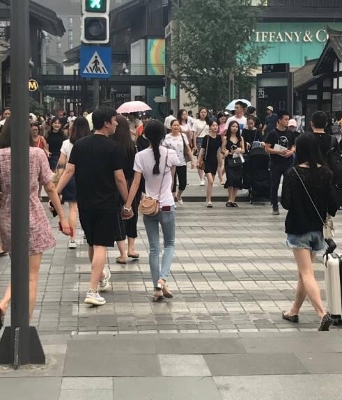 öҹǮϺ˼ѷ֣һҹͯ