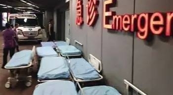 医院不是酒店,护士不是服务员,医生也不是厨子,除非你把自己看成一盘菜~!