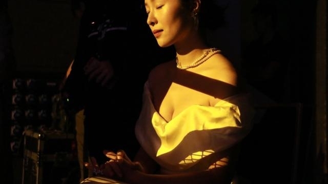 һɹԼ׷ȻʣİŮӳϲ