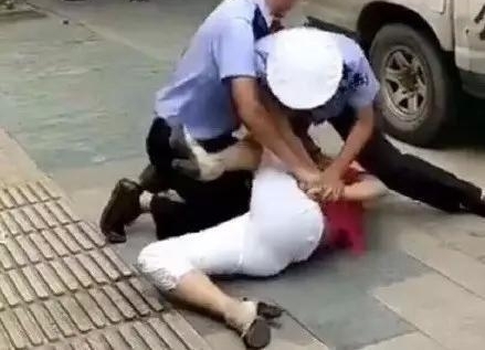 Ϊʲô�ϰ��ղ����¡����죺���Ϻ�����ˤ�����桱�¼��Ĺؼ�������