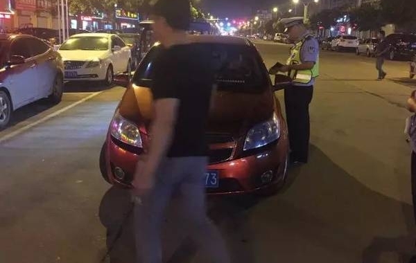 ���ܣ�����ҹ���Ѻ�������֡������ڳ���400������